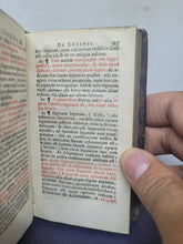 Load image into Gallery viewer, Institutiones D. Justiniani ss. Princ: typis variae, rubris nucleum exhibentibus: accesserunt ex Digestis tituli de verborum significatione et regul. Juris, 1676
