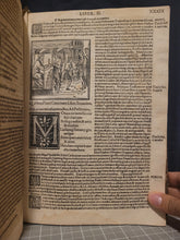 Load image into Gallery viewer, Q. Horatii Flacci Odarum libri quattuor Epodi Carmen saeculare Porphyrio Anto. Manci. Ascensio interpretibus, 1520