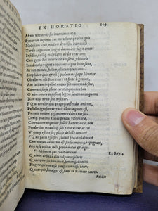 Sententiae et Prouerbia ex Poetis Latinis: his adiecimus Leosthenis Coluandri Sententiasprophanas, ex diuersis scriptoribus, in communem puerorum usum, collectas, 1547