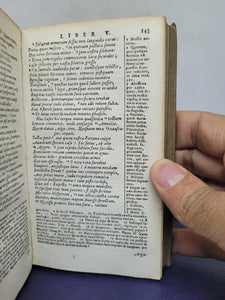 M. Annaei Lucani Pharsalia, sive De bello civili Caesaris et Pompeii lib. X. additae sunt in sine Hugonis Grotii notae ex binis antehac editis junctae, auctae, correctae, 1643