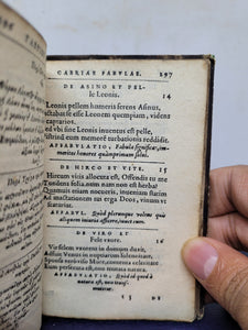 Fabulae Elegantissimis Eiconibus Veras Animalium Species ad Viuum Adumbrantes. Fabellae XXXXIIII. Batrachomyomachia, hoc est, ranarum et murium pugna. Galeomyomachia, hoc est, felium et murium pugna, tragoedia Greca, 1570