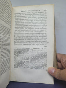 C. Crispi Sallustii Opera Omnia Quae Exstant Cum Commentariis integris Joh. Rivii, Aldi Manutii, Petri Ciacconii, Fulvii Ursini, et Heliae Putschii, Et selectis Jani Gruteri, H. Glareani, Cypr. `a Popma, Ludov. Carrionis, Jani Douzae, &amp; aliorum, 1677