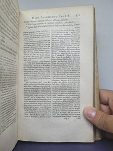C. Crispi Sallustii Opera Omnia Quae Exstant Cum Commentariis integris Joh. Rivii, Aldi Manutii, Petri Ciacconii, Fulvii Ursini, et Heliae Putschii, Et selectis Jani Gruteri, H. Glareani, Cypr. `a Popma, Ludov. Carrionis, Jani Douzae, &amp; aliorum, 1677