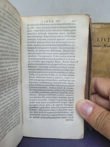Titi Livii Historiarum Libri ex Recensione Heinsiana; And; Joh. Fred. Gonovii ad T. Livii patavini libros superstites notae, 1645/1644