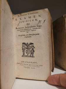 Bernardi Schotani Examen Juridicum, quoe fundamenta jurisprudentiae secundum seriem digestorum, subjectis suis locis titulis codicis, explicantur, regornitum, &amp; altera fere parte locupletatum, 1646