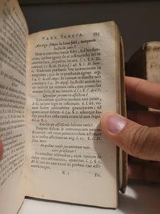 Bernardi Schotani Examen Juridicum, quoe fundamenta jurisprudentiae secundum seriem digestorum, subjectis suis locis titulis codicis, explicantur, regornitum, &amp; altera fere parte locupletatum, 1646
