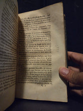 Load image into Gallery viewer, Le Medecin Sincere qui Enseigne par une Méthode Aisee a Connoitre, à guérir, à soulager et à prévenir les maladies, par des remedes doux &amp; faciles a composer 1696. Scarce Copy of this Guidebook on Illnesses, Natural Sciences, and More
