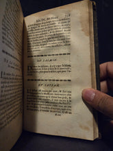 Load image into Gallery viewer, Le Medecin Sincere qui Enseigne par une Méthode Aisee a Connoitre, à guérir, à soulager et à prévenir les maladies, par des remedes doux &amp; faciles a composer 1696. Scarce Copy of this Guidebook on Illnesses, Natural Sciences, and More