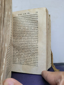 Pauli Iovii Novocomensis episcopi Nucerini Historiarum Sui Temporis. Tomvs primvs. Cum gemino indice, rerum scilicet & verborum, vtilissimo, 1567